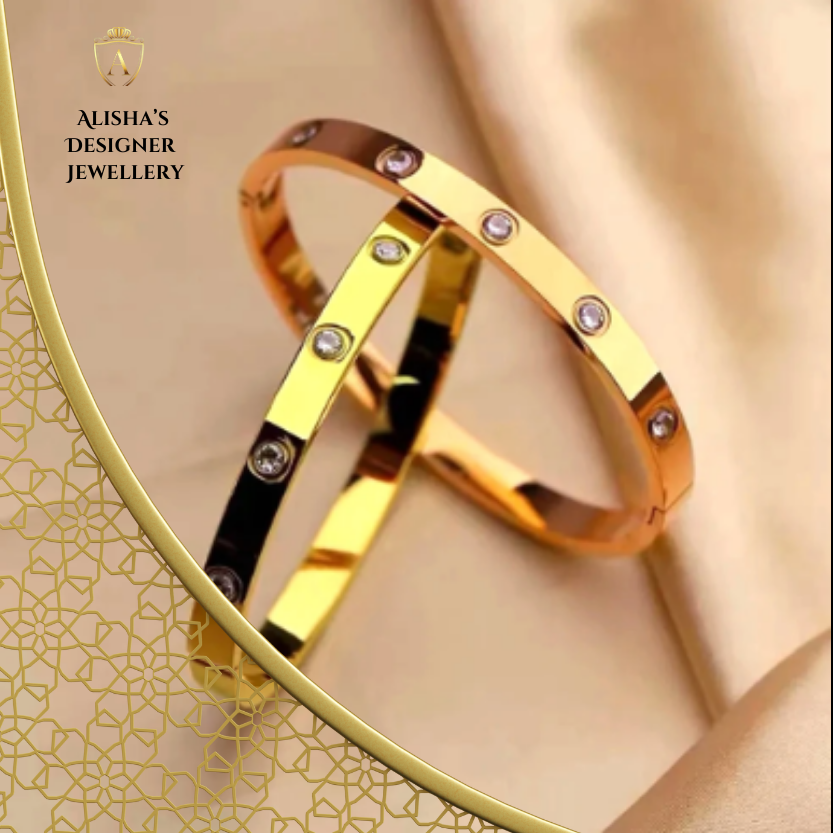 Gold Plated Openable Hand Bracelet