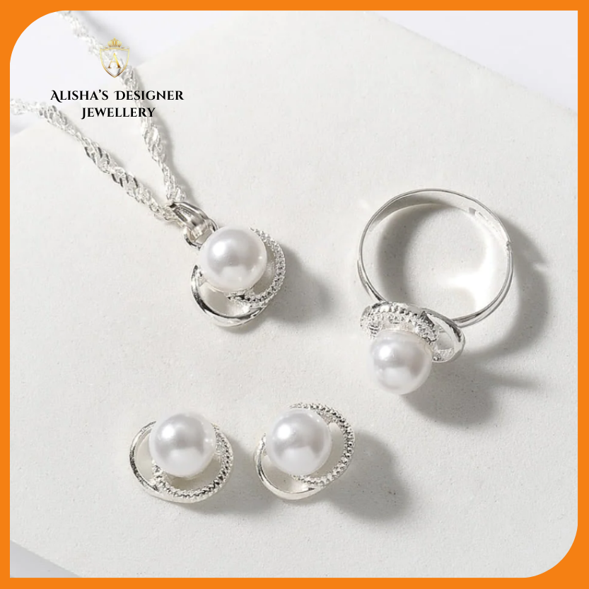 White-Pearl-Pendant-Set