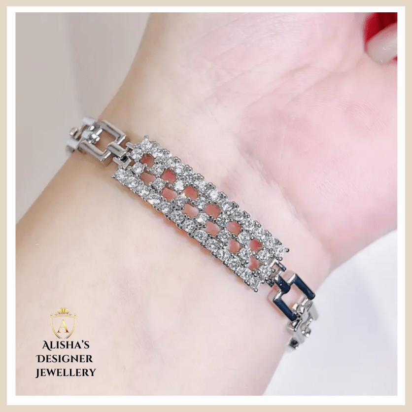 Exquisite Inlaid White Round Crystal Stone Women's Chain Ring Bracelet