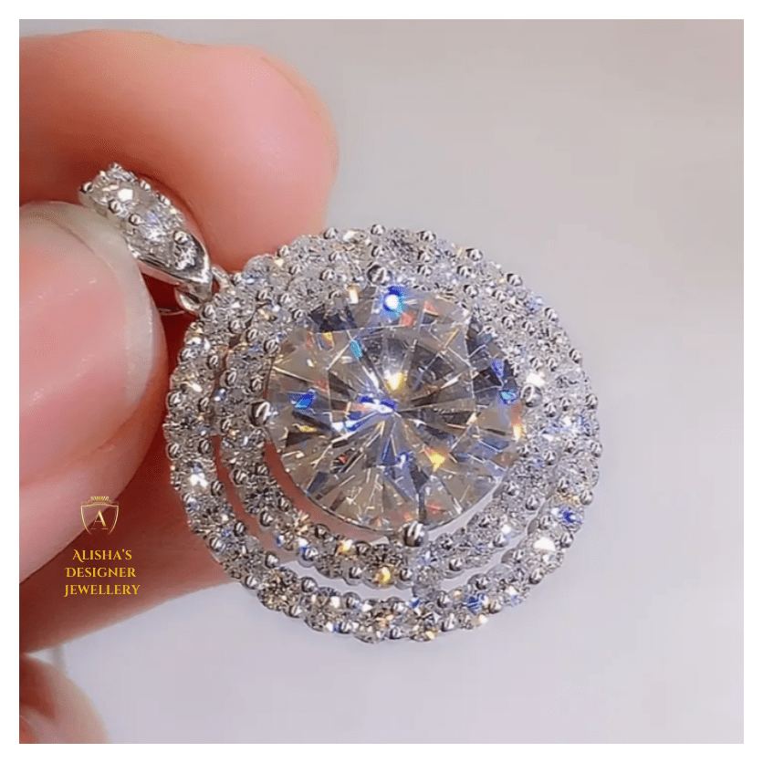 Exquisite-Ladies 4 Prong zirconia Pendant