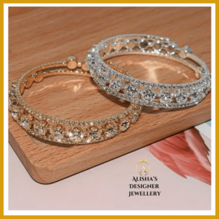 Exquisite Super Flashing Hollow Opening Bangle