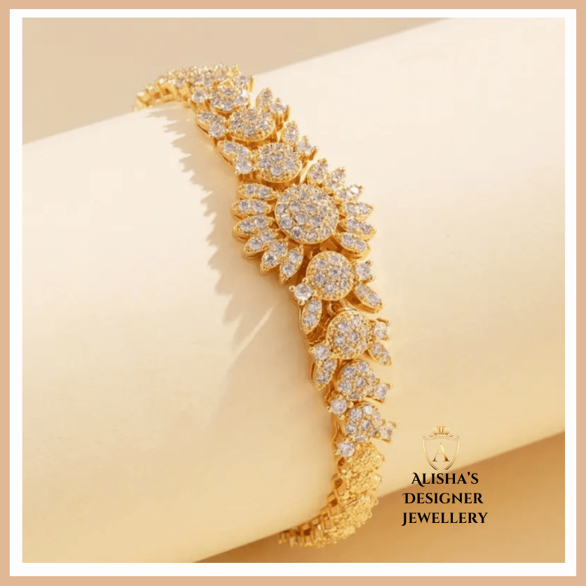 Luxury Flower Bracelet Exquisite Shine for a Stunning Look