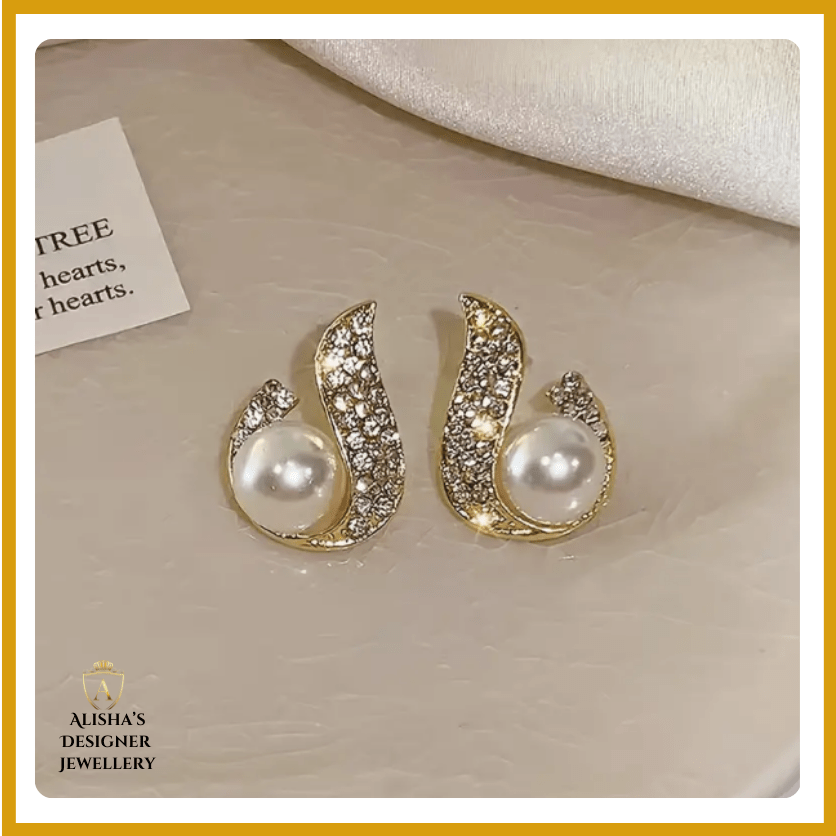 Unique Water Drop Shaped Stud Pearl Earrings