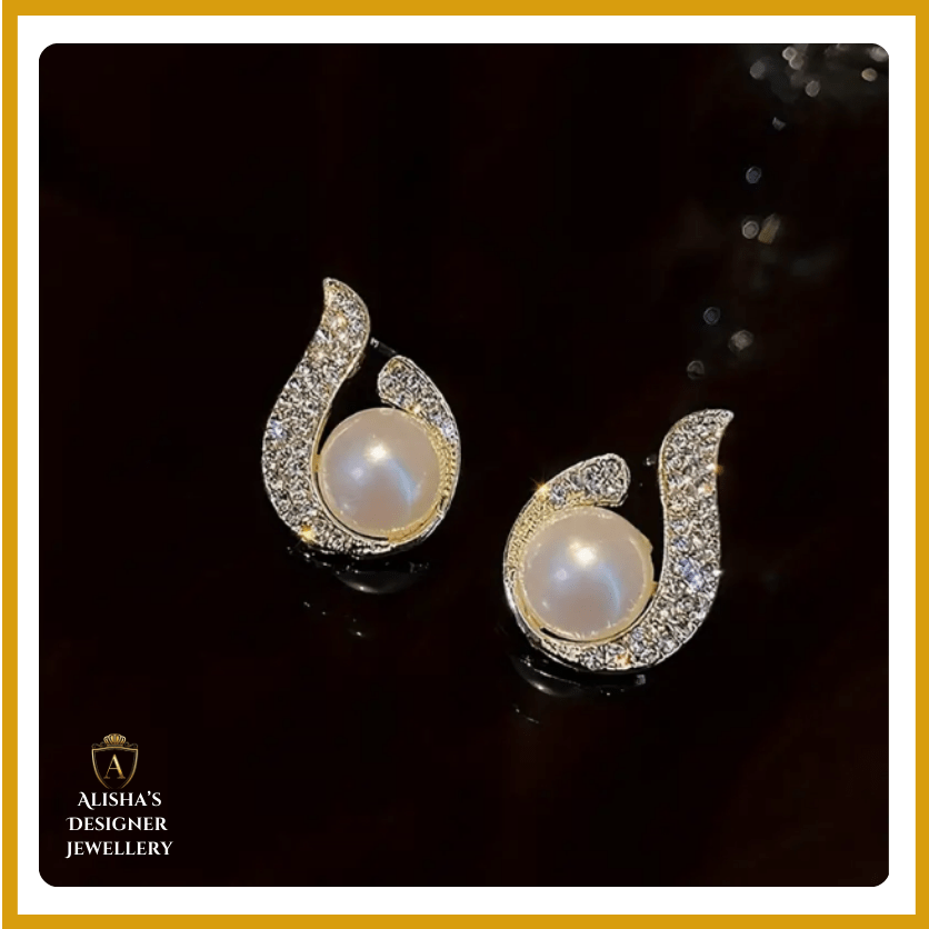 Unique Water Drop Shaped Stud Pearl Earrings