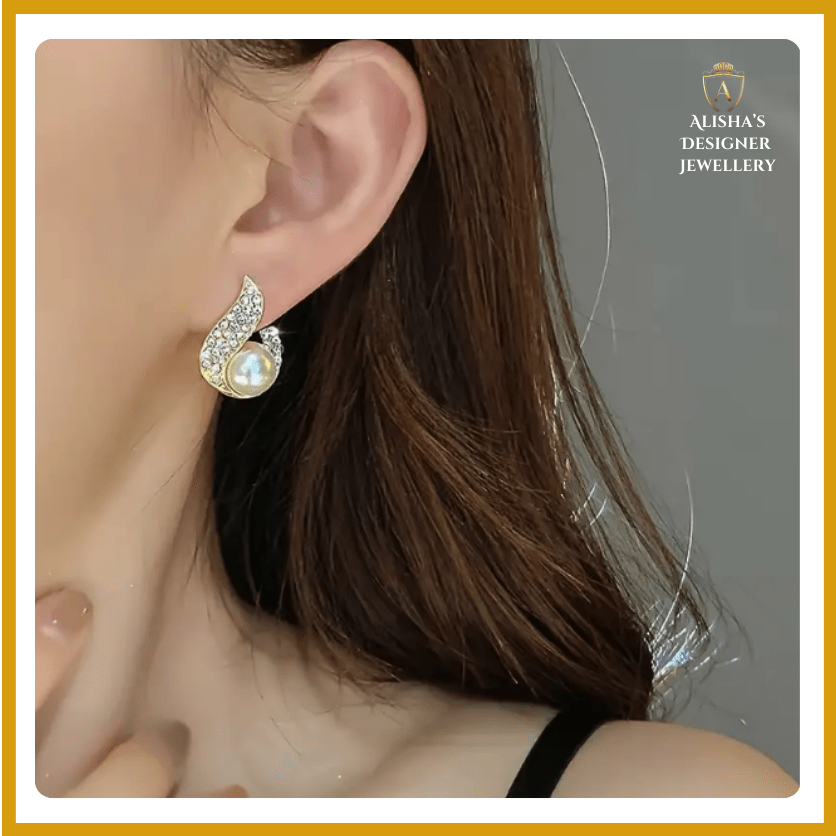 Unique Water Drop Shaped Stud Pearl Earrings